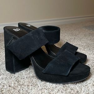 Platform chunky black heels - women’s size 7
